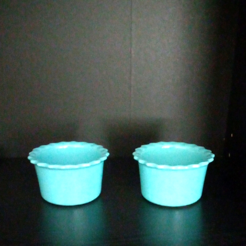 Chantal (Set of 2) 1 Cup/ .24 Liter Scalloped Turquoise Ramekin Baking Dish